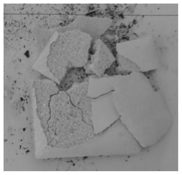 A kind of intermediate scale sample and its preparation method and application