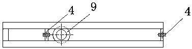 Cantilever type steel ladle drainage sand adding device