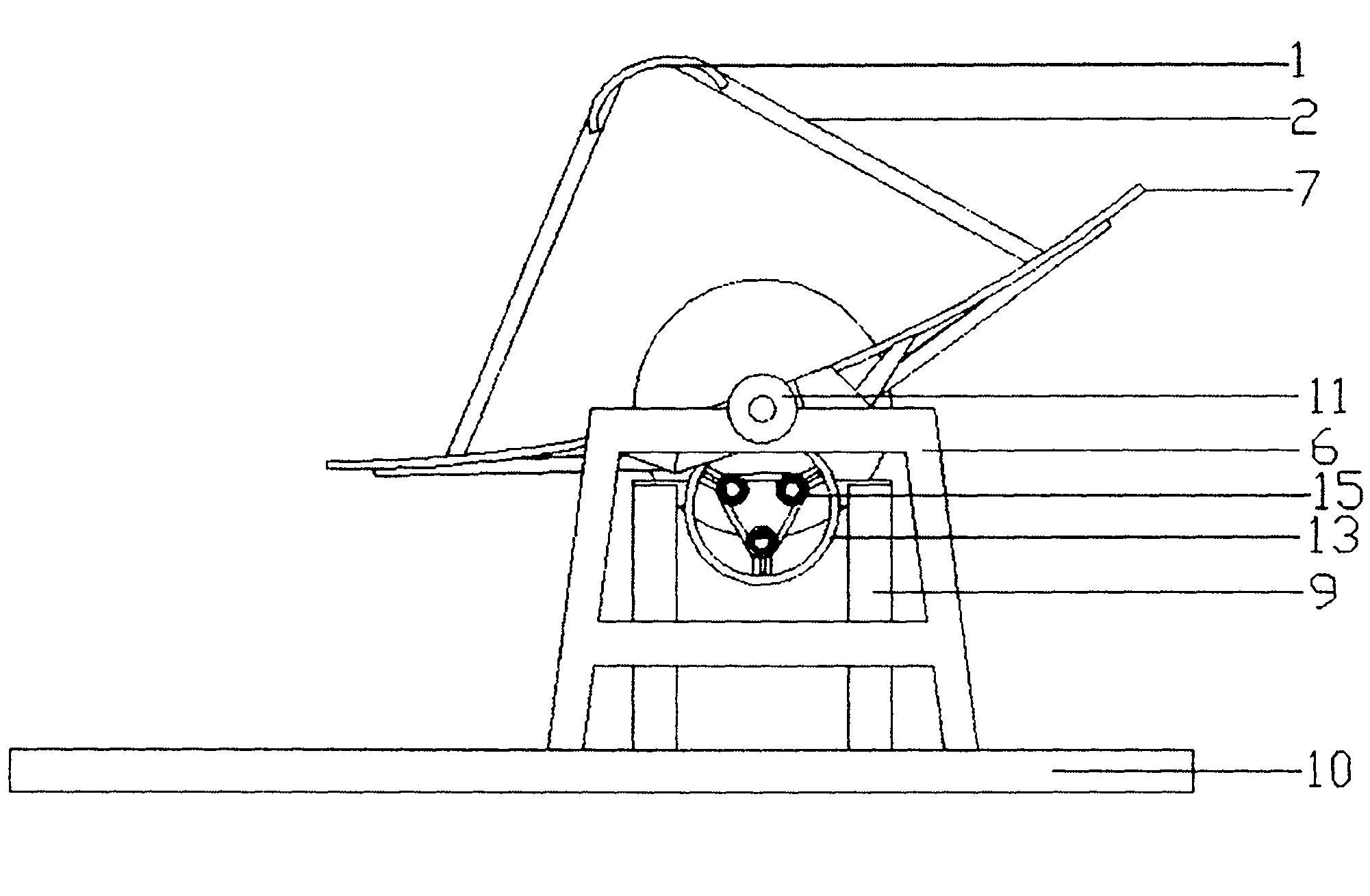 Solar heat collector based on groove type parabolic mirror and artificial blackbody