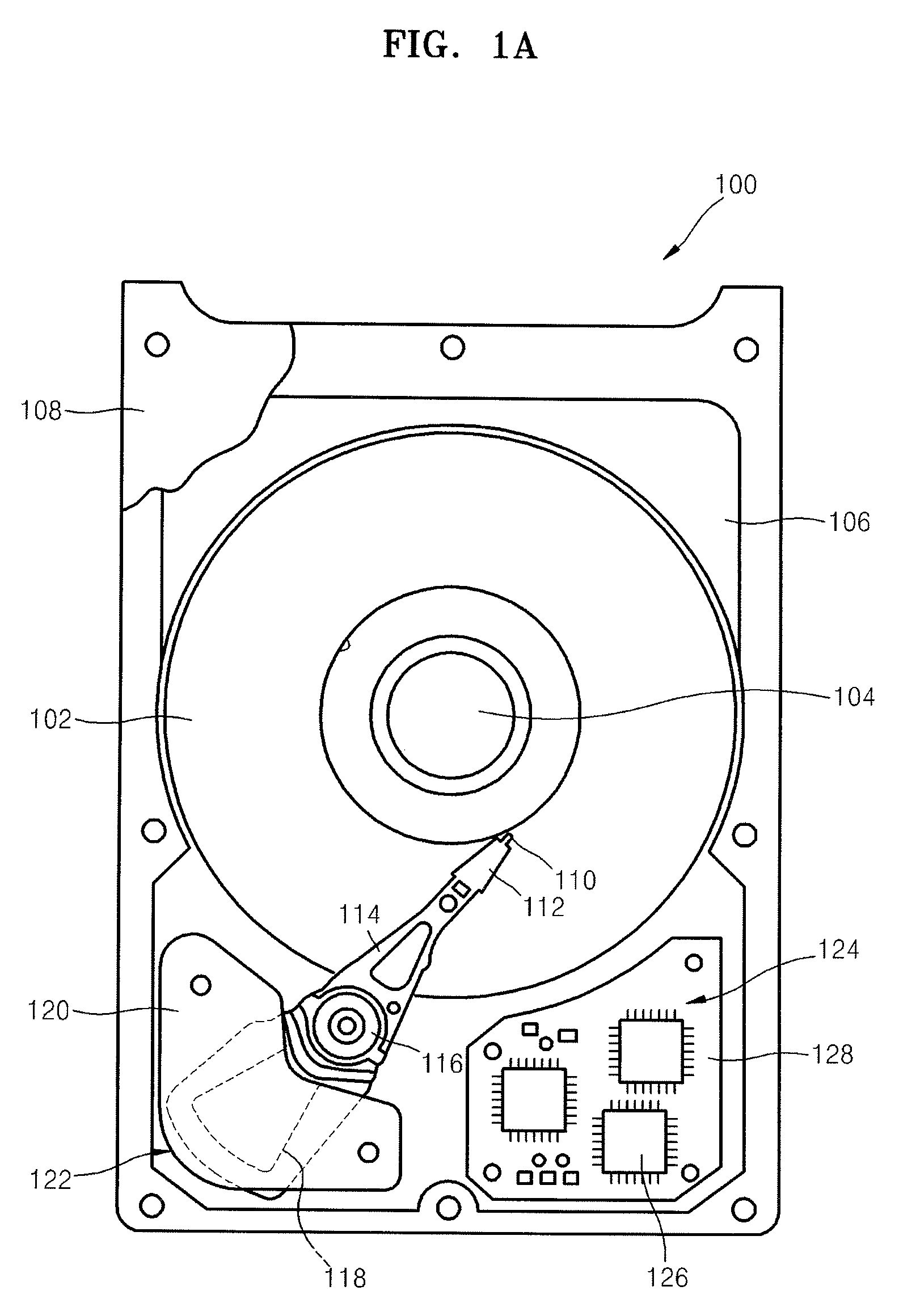 Hard disk drive having improved head stability at low temperature and method of applying current to a head of the hard disk drive