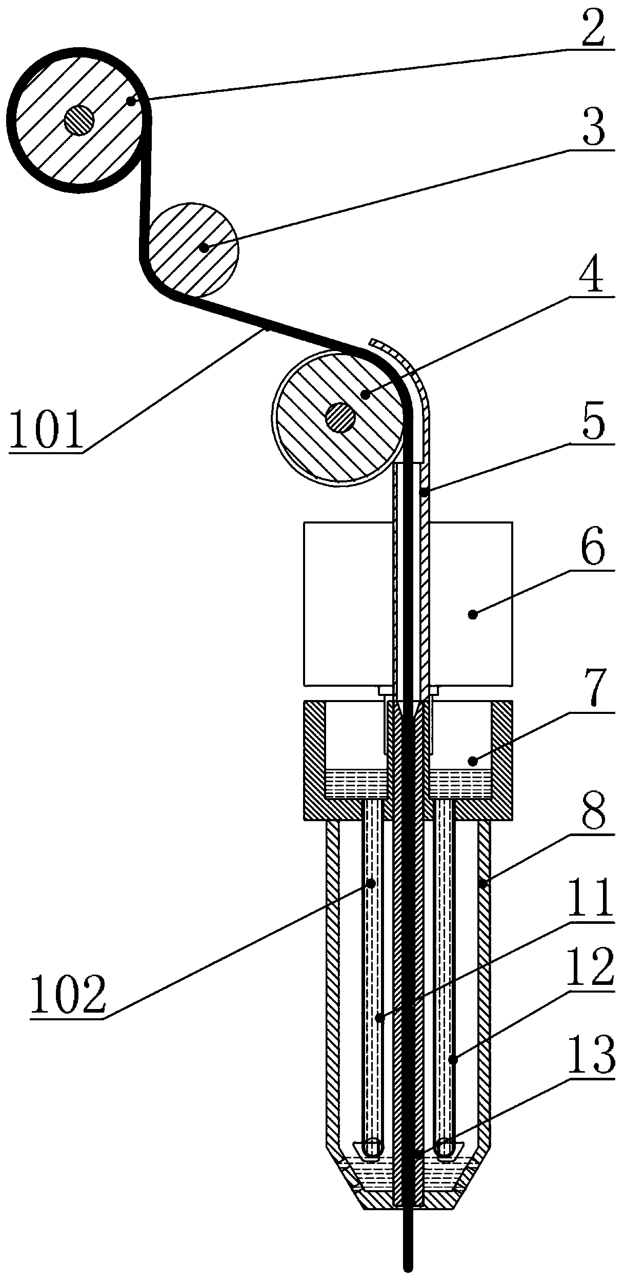 Flexible forming device and method for producing seamless fiber-reinforced metal-based composite tube