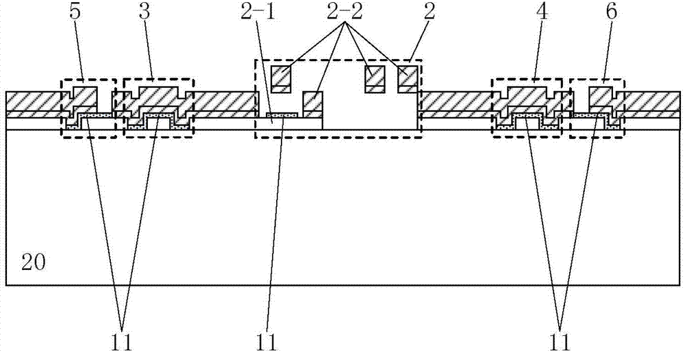 Micromechanical clamped beam type four-state reconfigurable microwave band-pass filter and preparation method