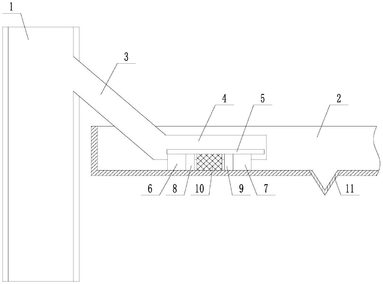 An anti-corrosion structure for the return port of the trumpet tube