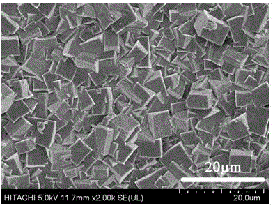 Preparation of AlPo-18 zeolite membrane and method for separating CO2 and N2 by adopting AlPo-18 zeolite membrane