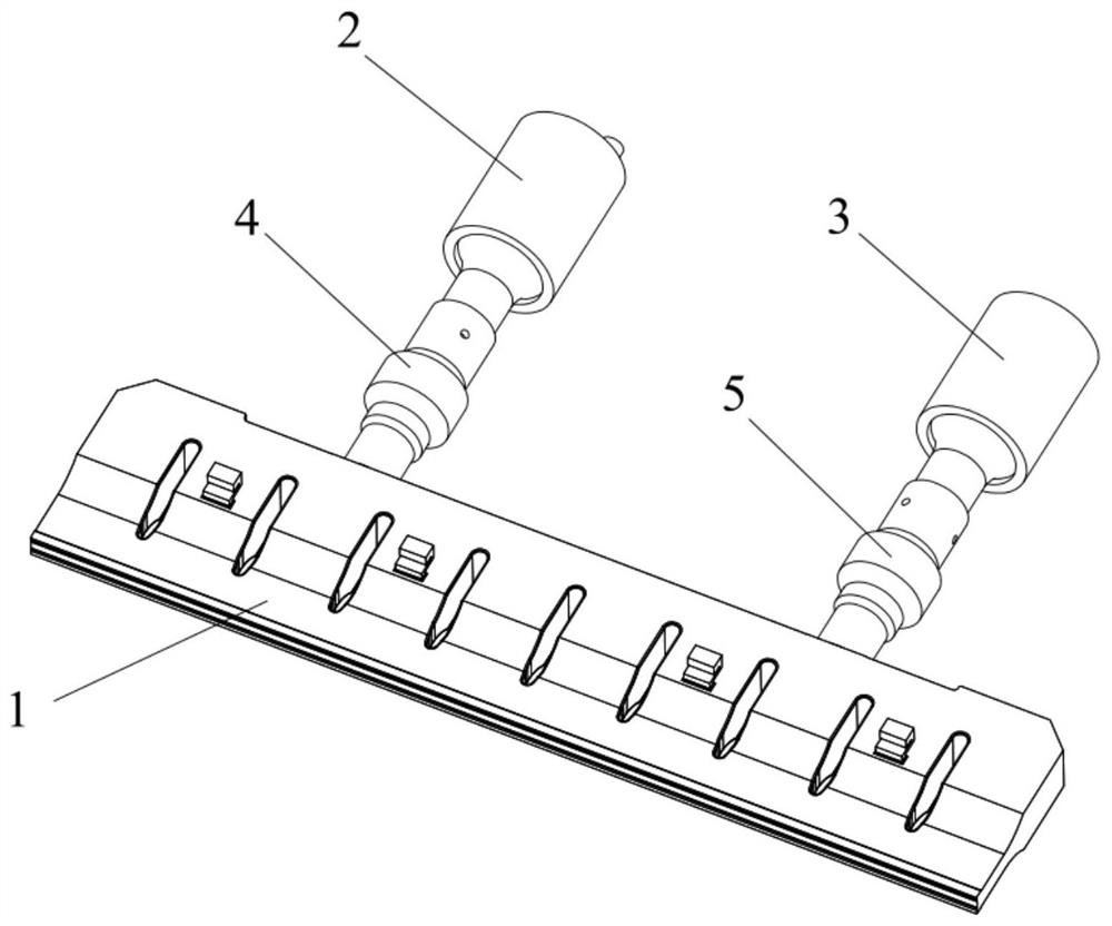 Ultrasonic cutting device and ultrasonic cutting method