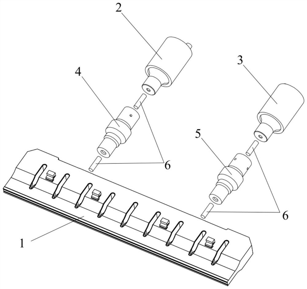 Ultrasonic cutting device and ultrasonic cutting method