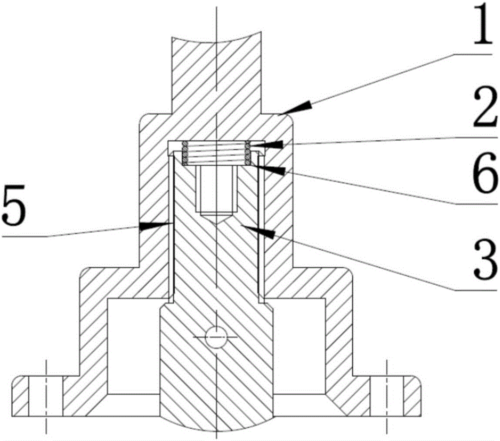 Matching structure for ensuring reliable contact of head portion of sleeve and carrying current