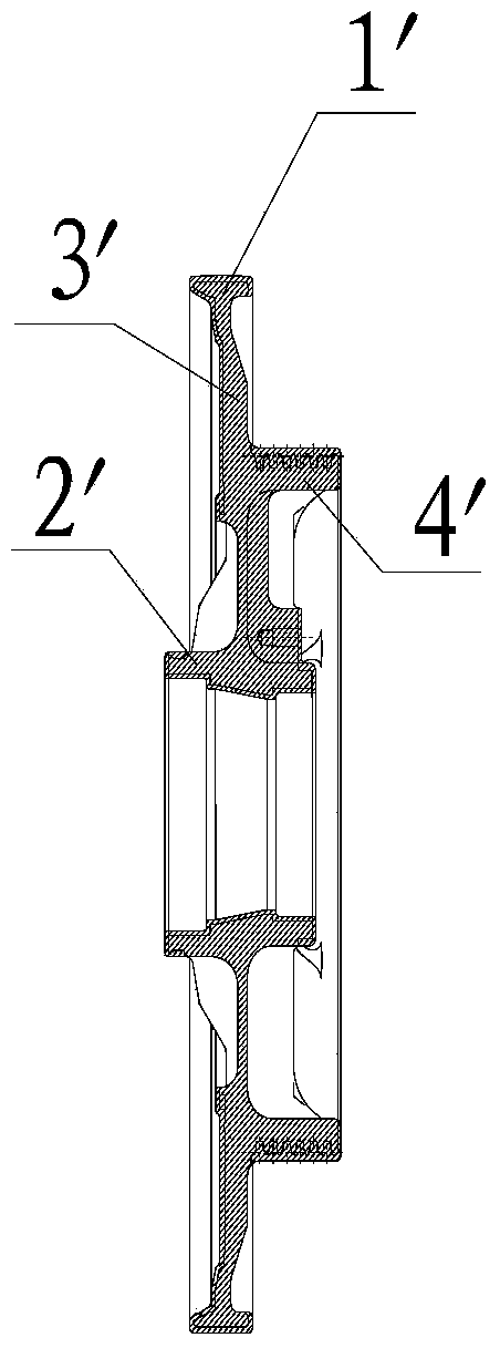 Casting technology capable of reducing hardness difference of traction wheel rope groove face