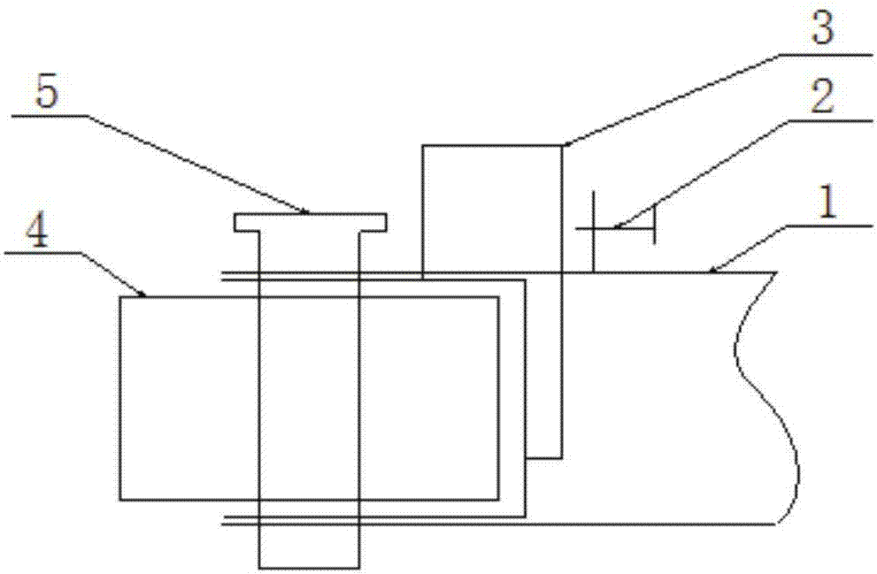 Adjustable guide wheel apparatus and coke guide grid replacing tool of coke barrier vehicle