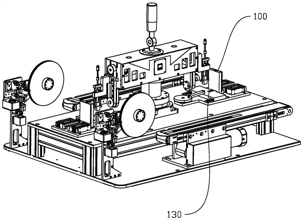 Tiling device and automatic transfer arrangement machine