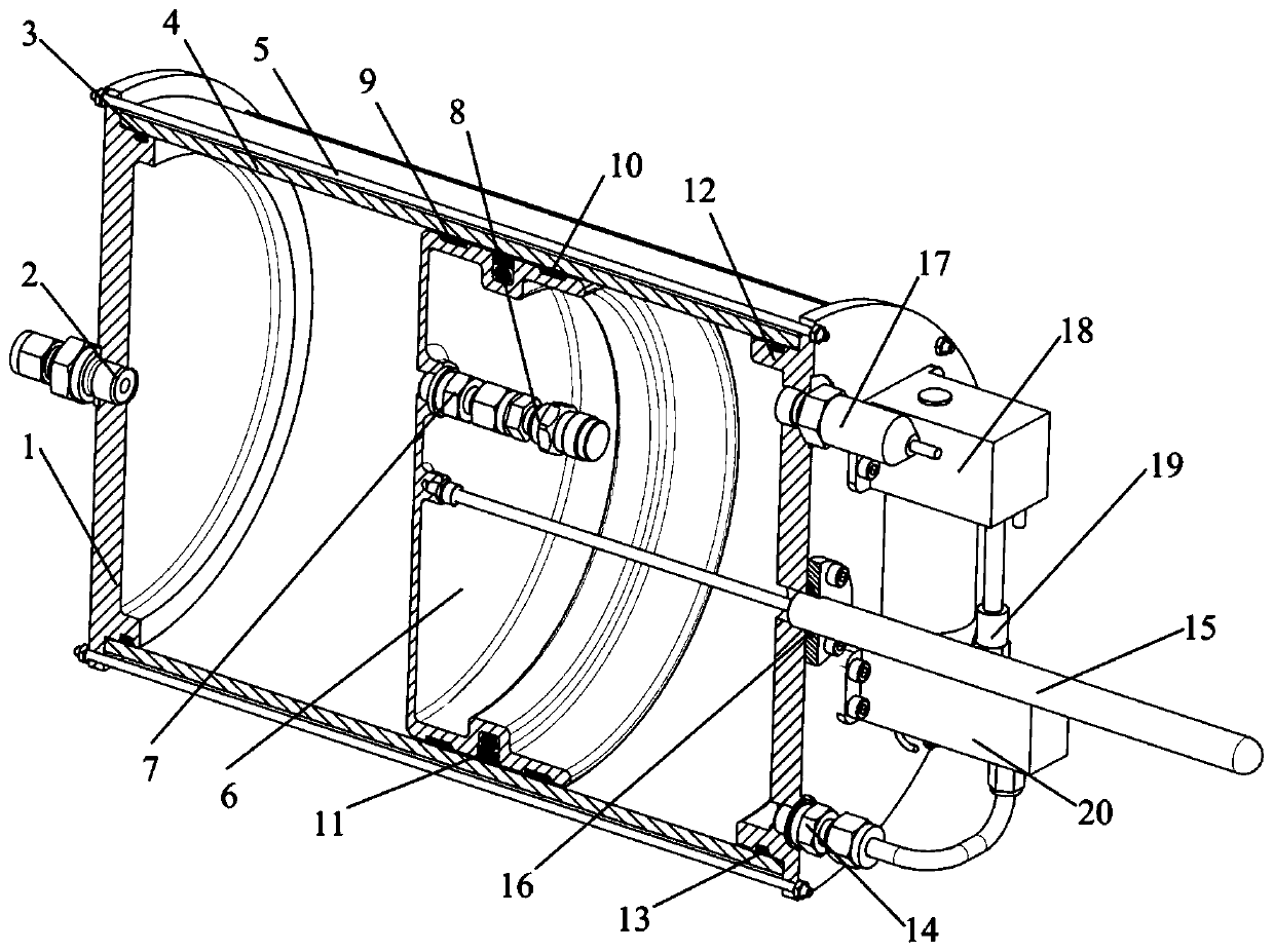 Closed pressure regulating oil tank capable of realizing high-precision detection of oil quantity