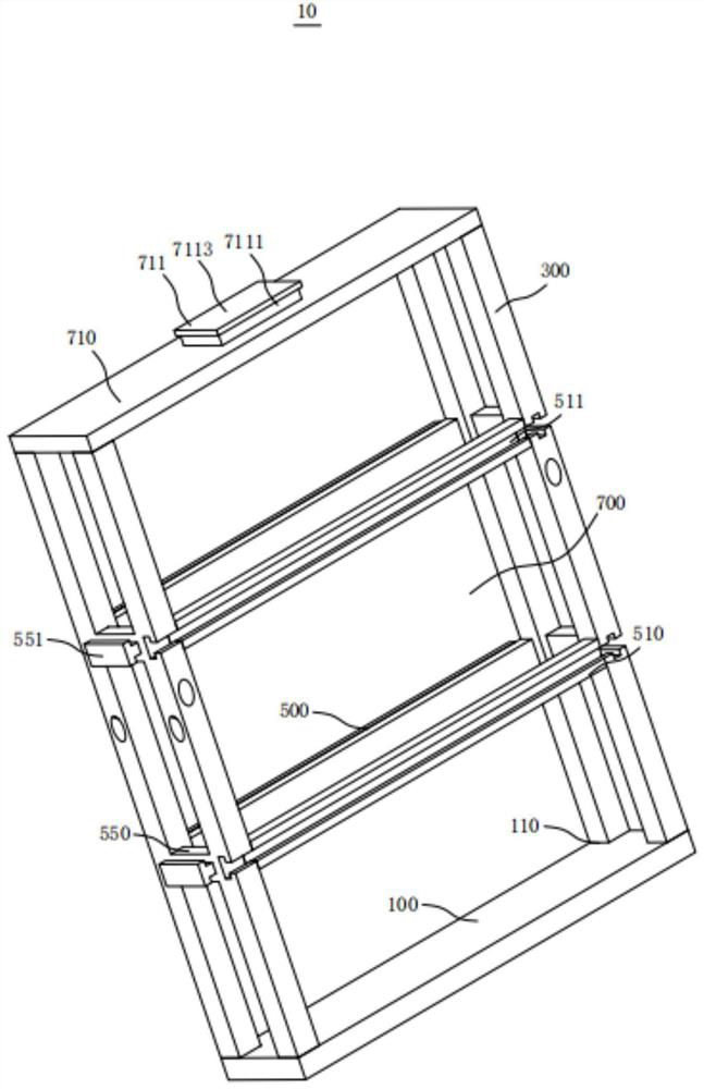 A vertical salt-resisting layer erection device for greening construction on saline-alkali land