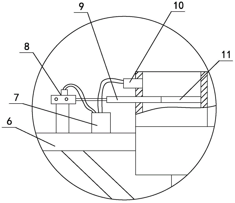 Straw pulverizer with pulverized material collection and hand injury prevention device