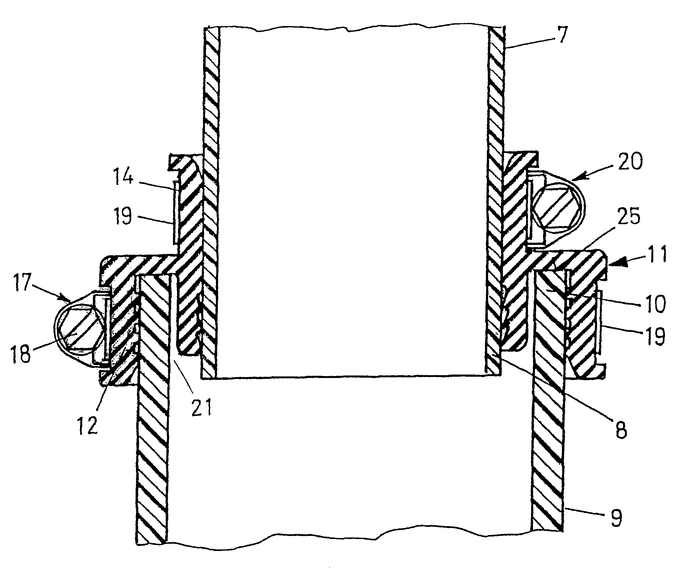 Connection between the intake end of a discharge pipe and the outlet end of a connection curve of a water toilet