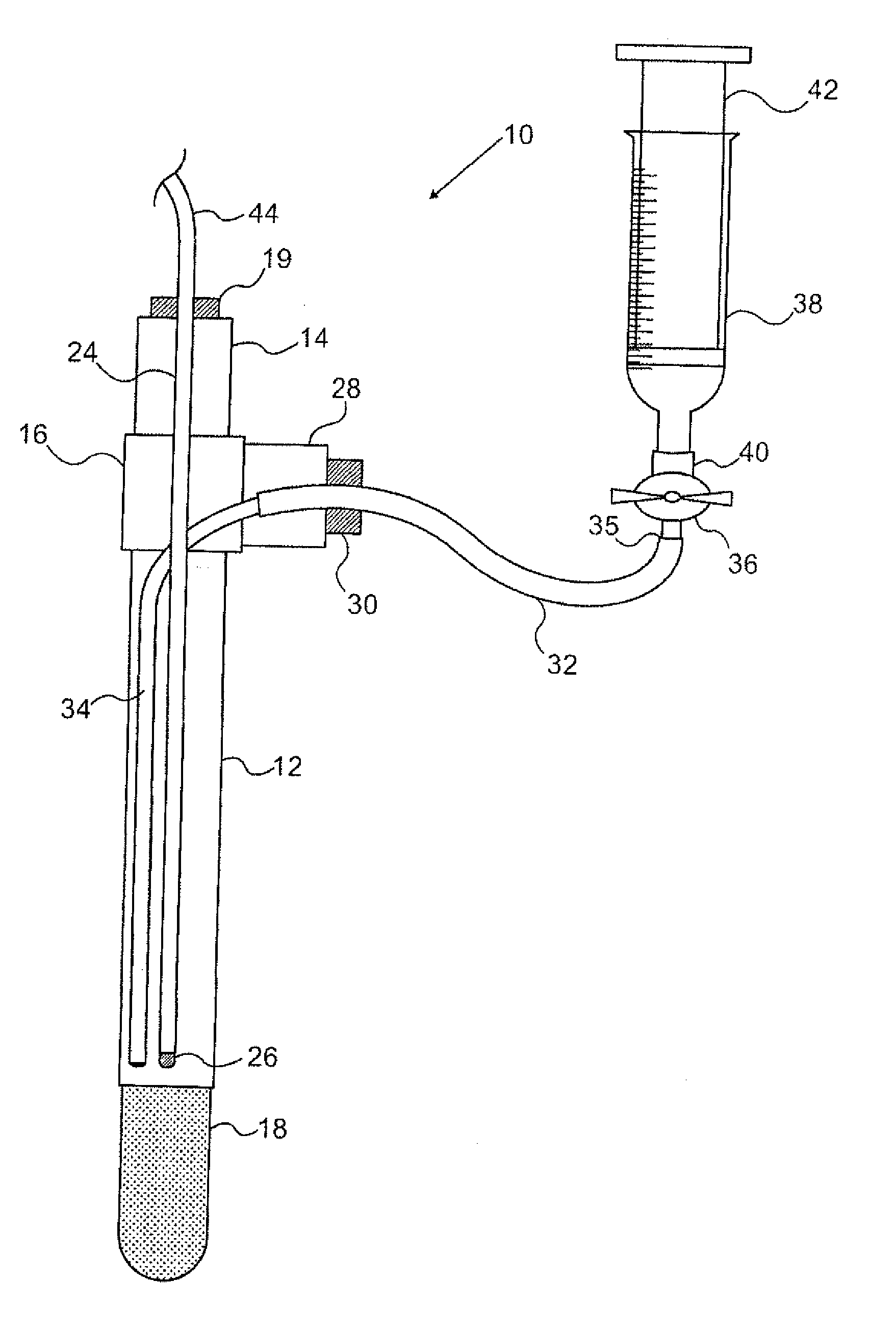 Probe for monitoring the electrical conductivity of soil solutions