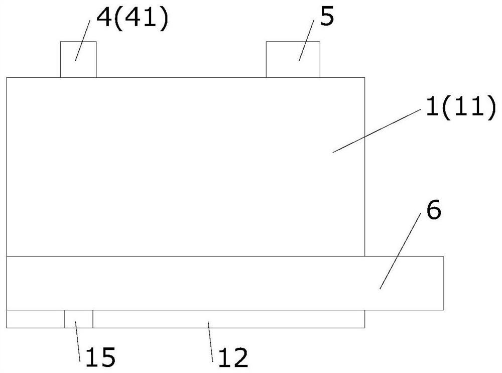 Glue scraping device for flat piece and with controllable gluing shape