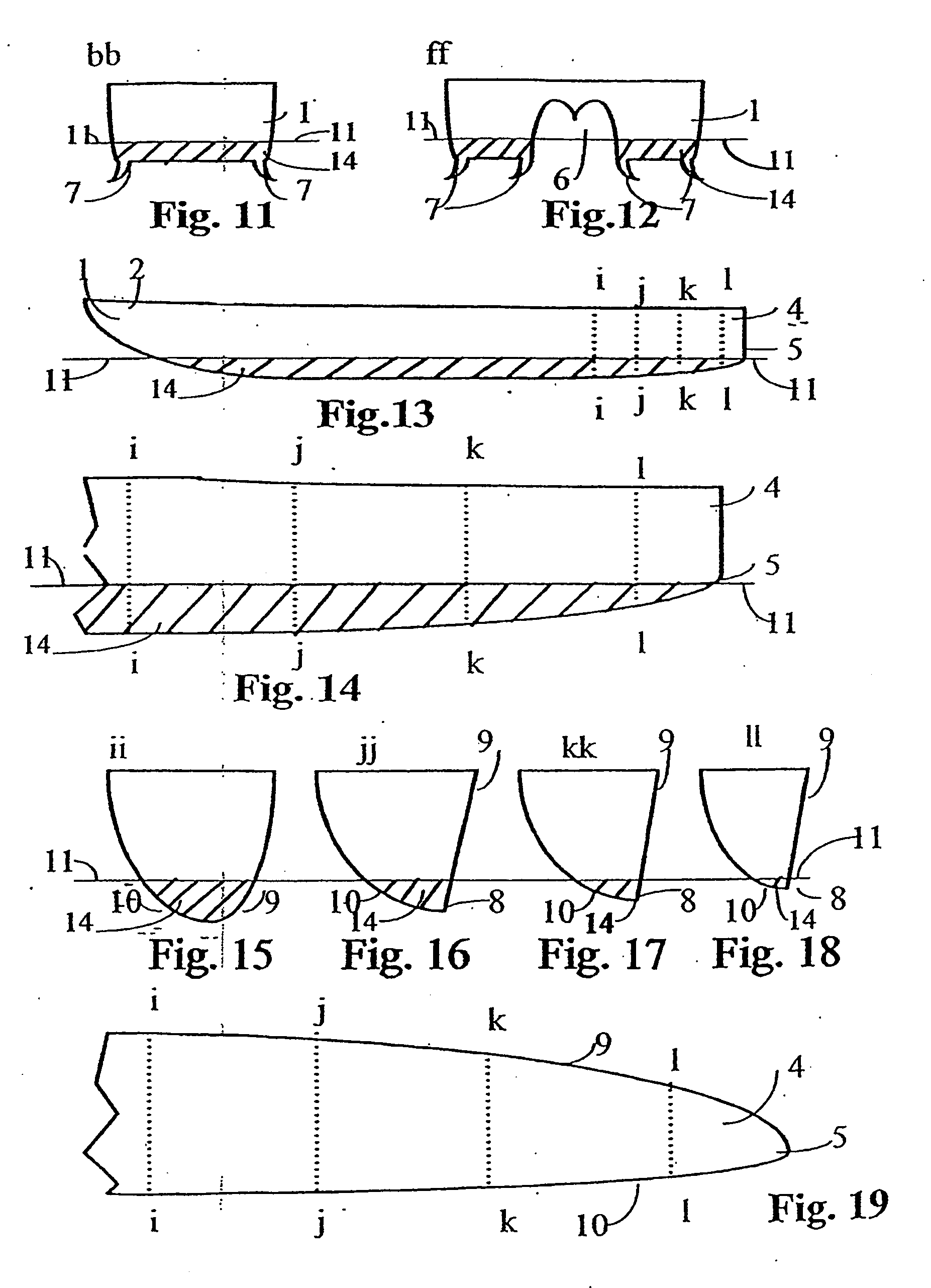 Swallow tailed boat hull