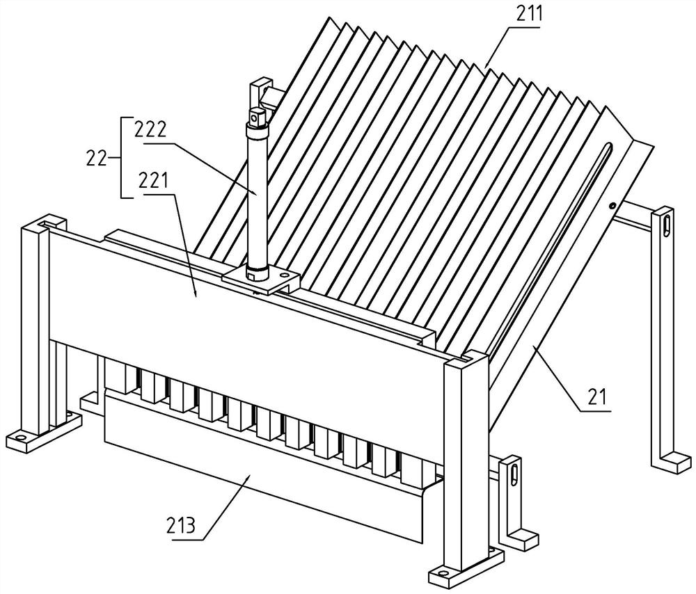 Film laminating device for paper tableware