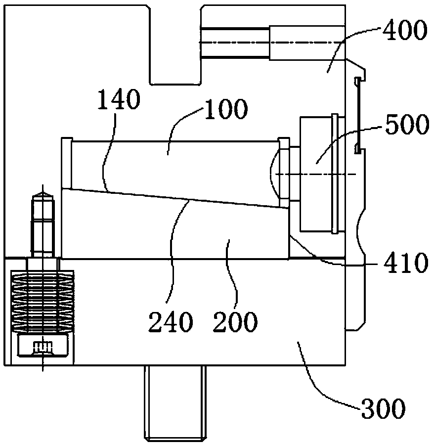 Bending machine workbench precision bidirectional mechanical deflection compensation device and fabrication method thereof