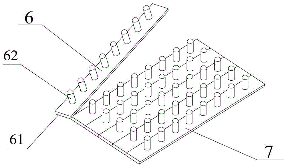 Hollow capsule preparation device with improved glue dipping machine and mold bar guide mechanism