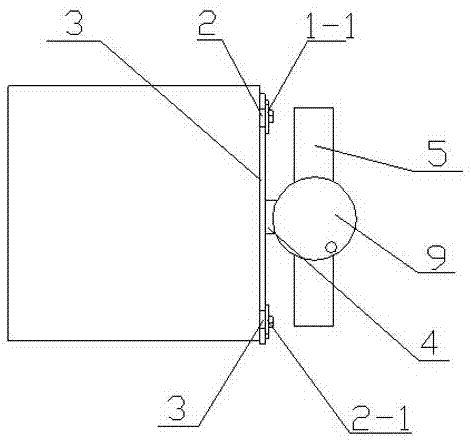 Plastic pipe shape correcting device for plastic pipe production line