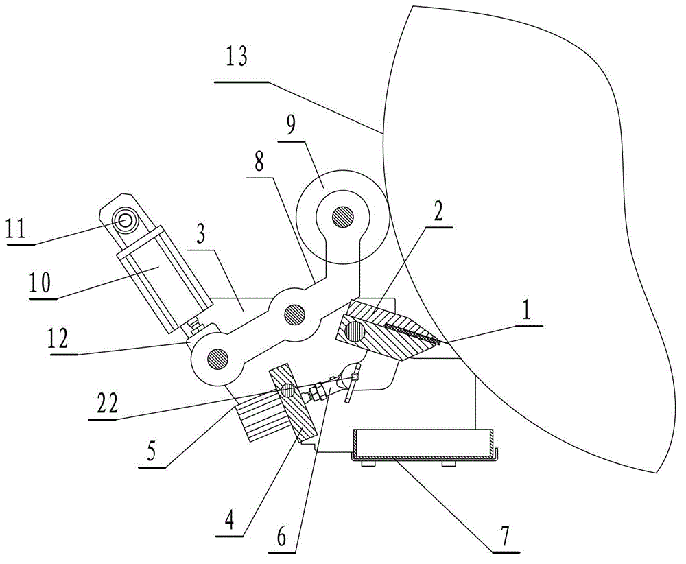 Film rolling machine and roller surface cleaning device thereof for battery pole pieces