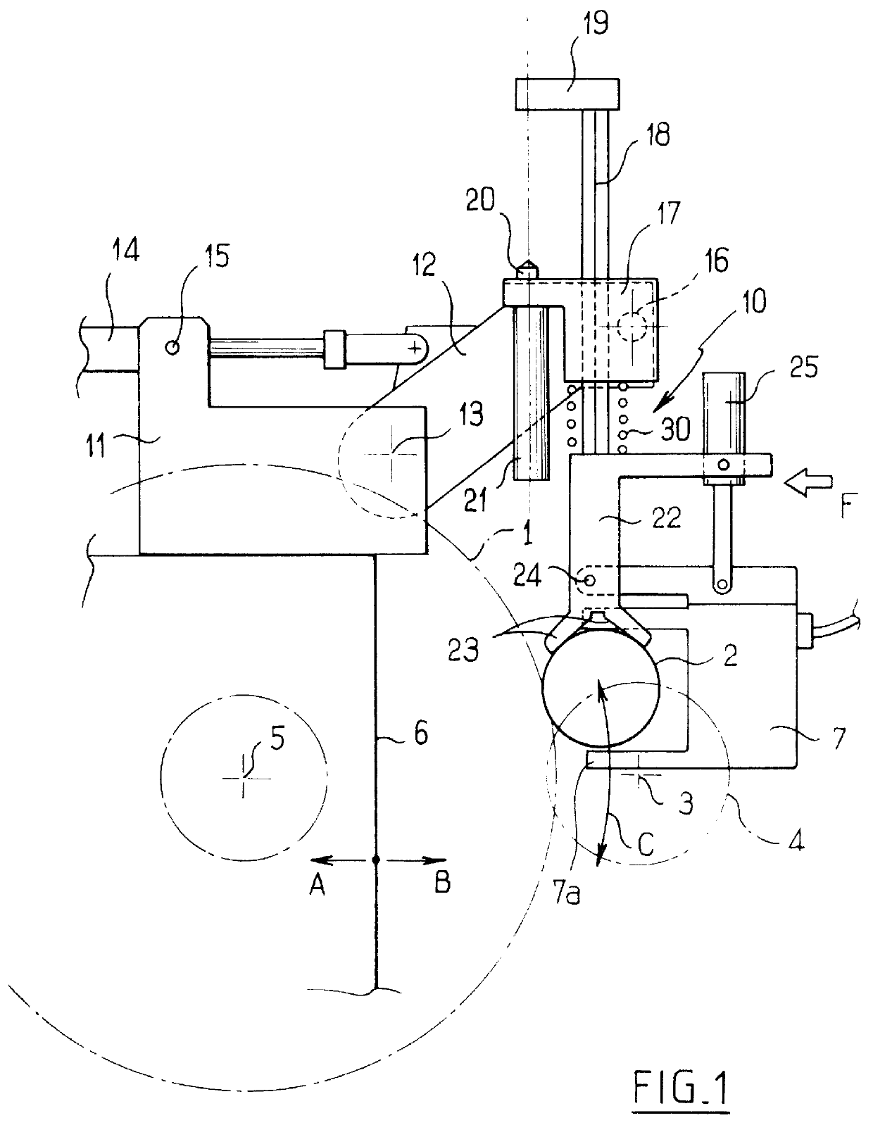 Device for monitoring the diameter of an orbitally mobile cylindrical piece during machining thereof