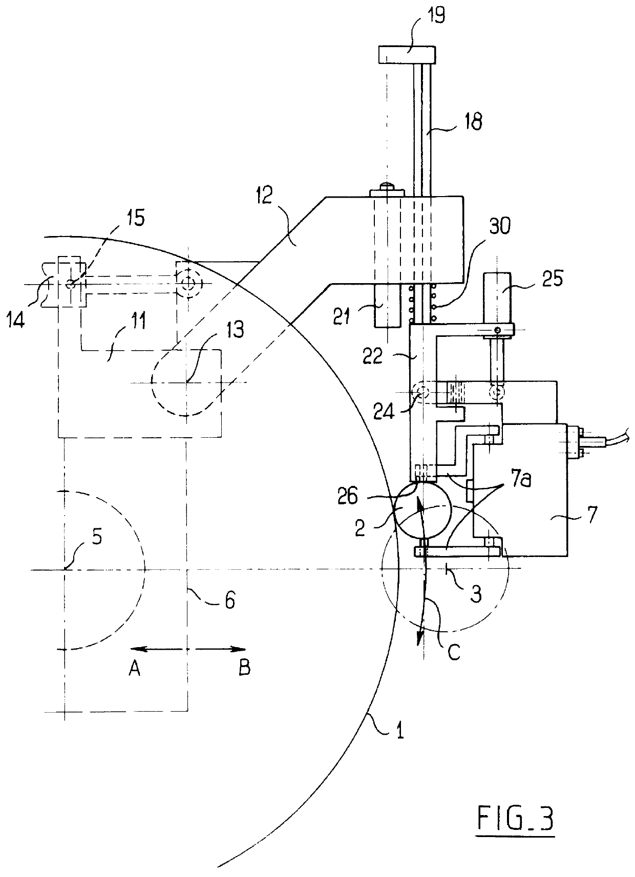 Device for monitoring the diameter of an orbitally mobile cylindrical piece during machining thereof