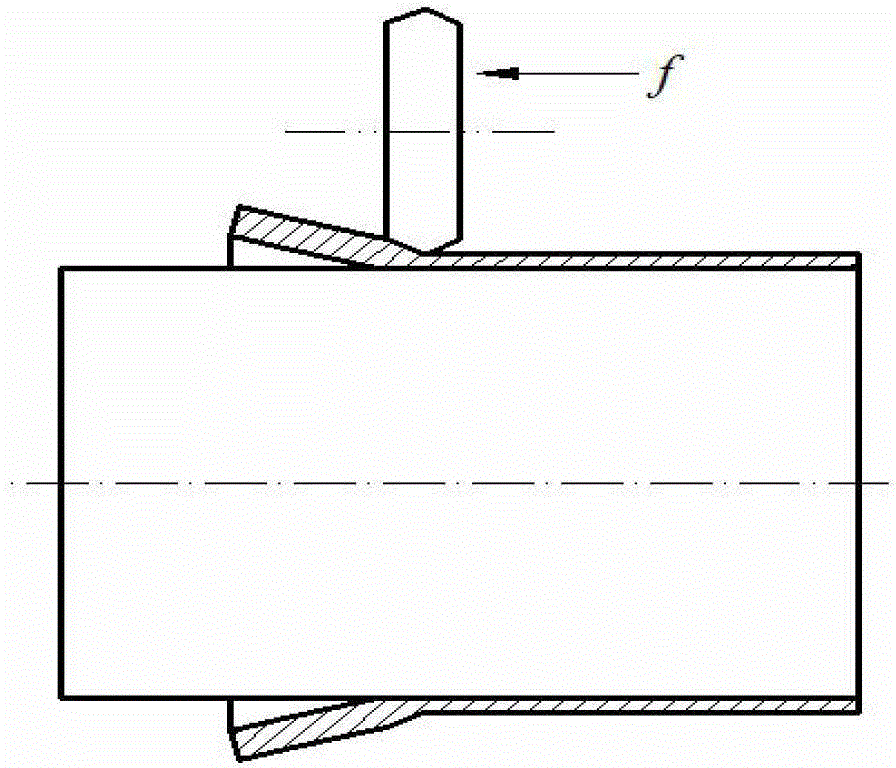 Spinning device with pressing ring capable of adjusting gap