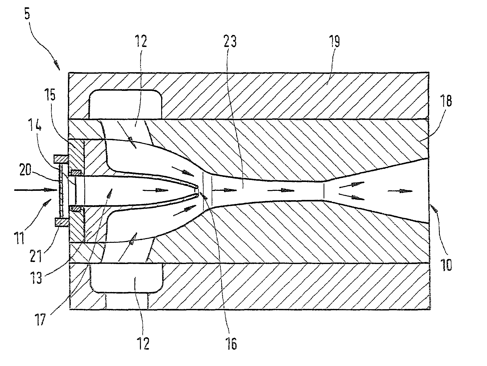 Device for mixing fluids