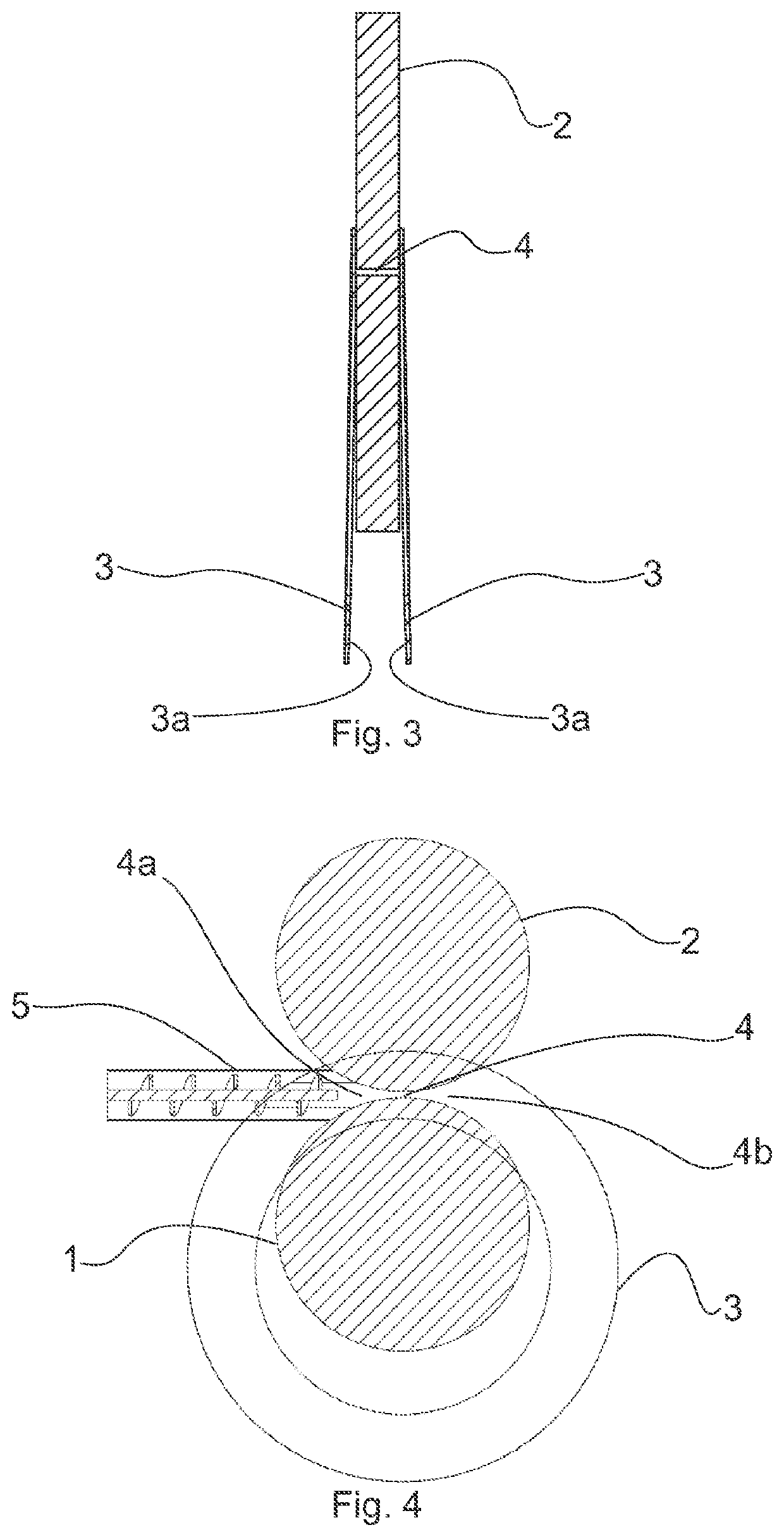 A Roll Press Arrangement, Press Roll Apparatus And A Method For Dewatering Fibrous Granular Feedstock