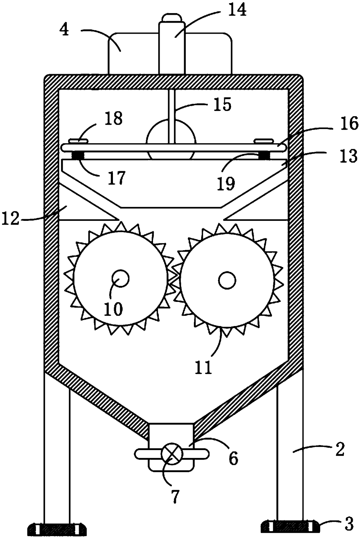 Crushing and pressing device for plastic product recycling