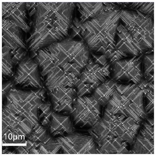 Monocrystalline silicon wafer with pyramid superposition structure and preparation method