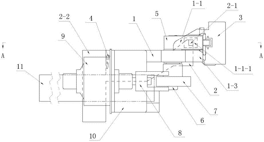 Shuttle core clamping mechanism used in automatic base line replacing device of embroidery machine