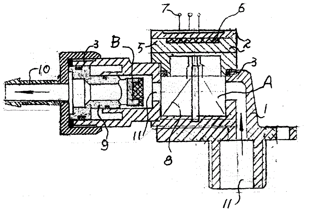 Rapid-heating type electric water heater provided with water flow sensor with pressure reduction function