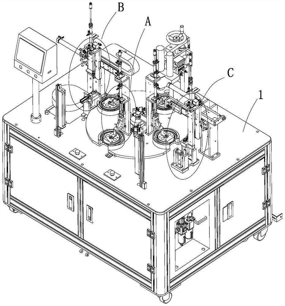 Automatic welding device for welding bonding pad