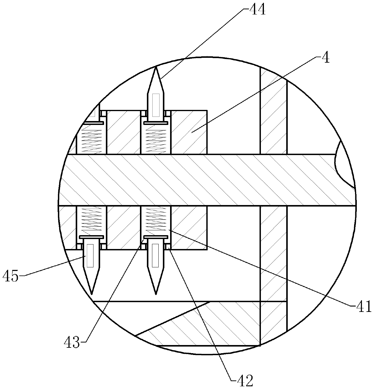 Uniform crushing device for rubber