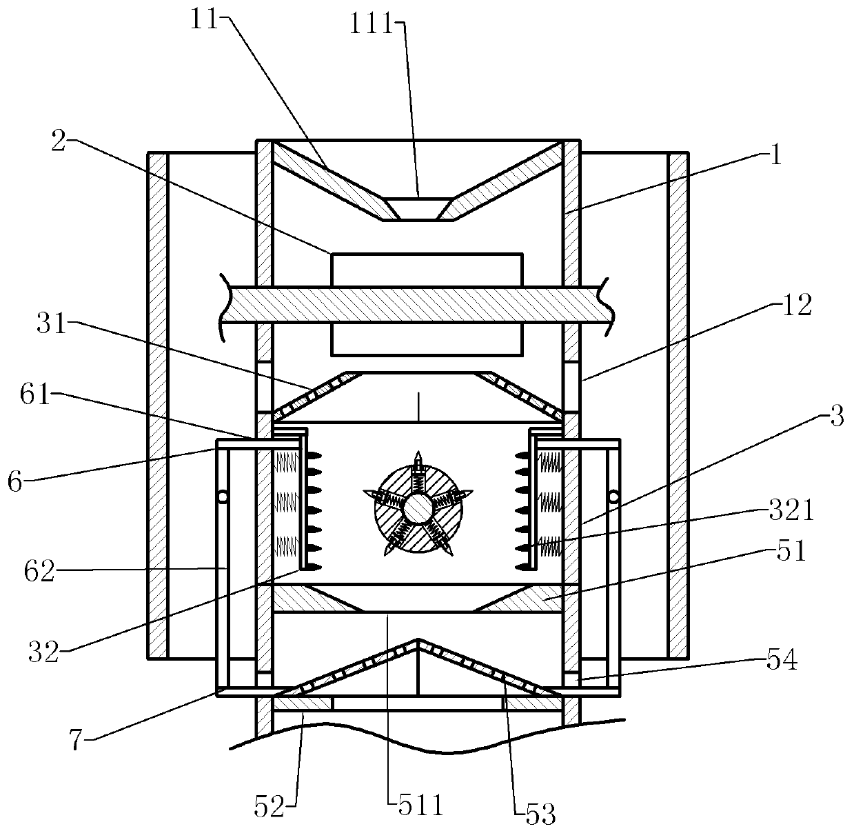 Uniform crushing device for rubber