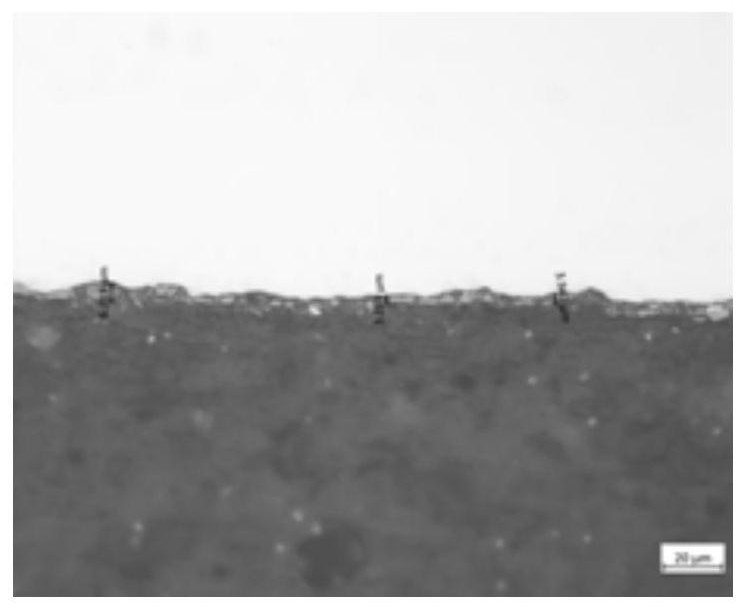 Silicon steel plate with acid pickling being easy and production method thereof