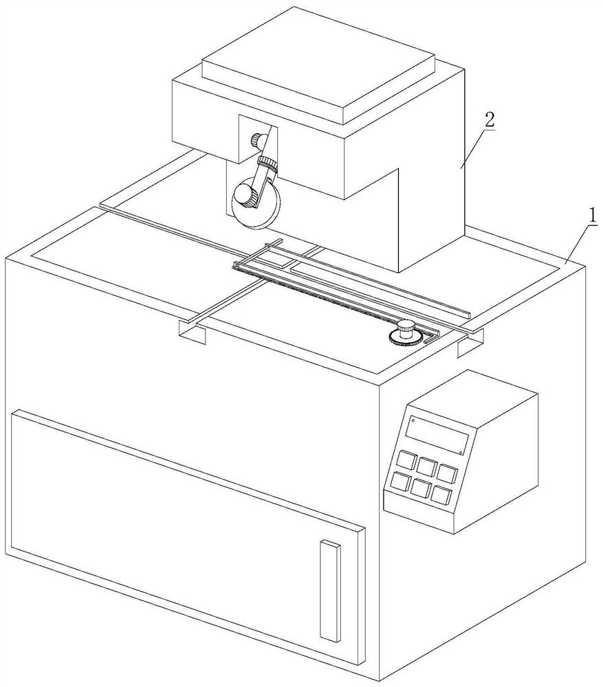 Cutting equipment with adjustable angle fixing structure