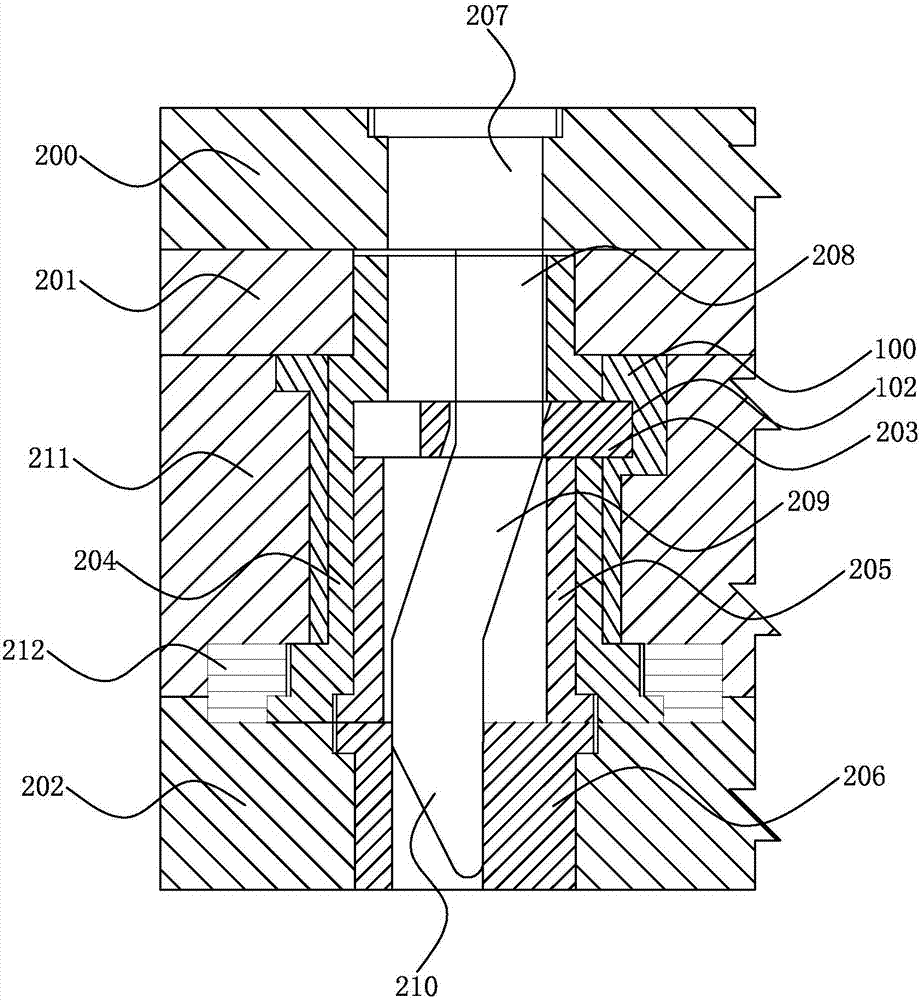 Mold provided with disengagement structure for undercut on side wall of inner hole