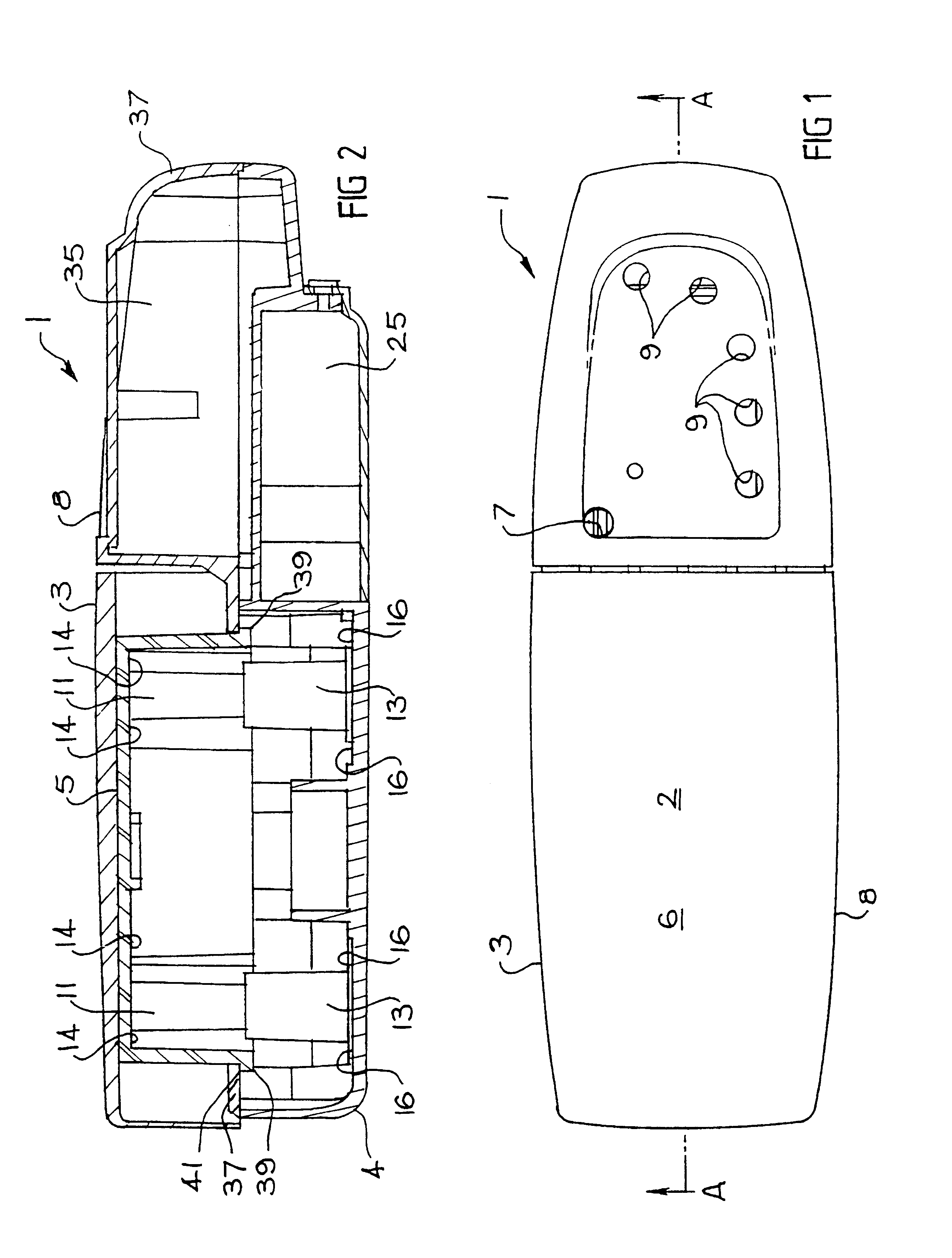 Device for monitoring cardiac compression, resuscitation mask and method of applying cardiac compression