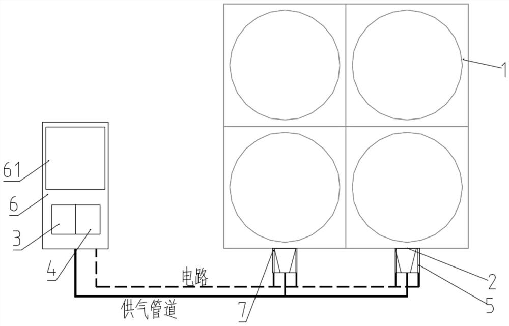 Water tank integrating online water quality monitoring, automatic cleaning and automatic disinfection