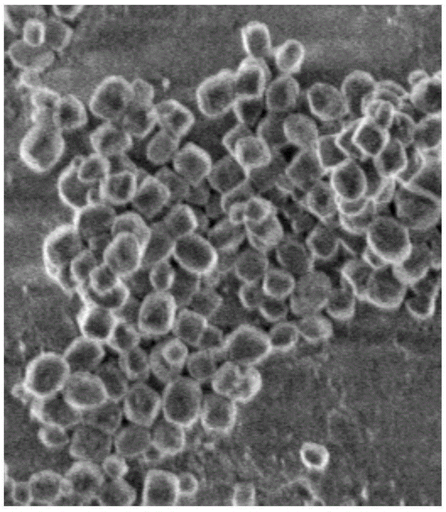 Method for effectively controlling particle size of ZSM-5 by virtue of silicon polymerization degree and aluminum polymerization degree