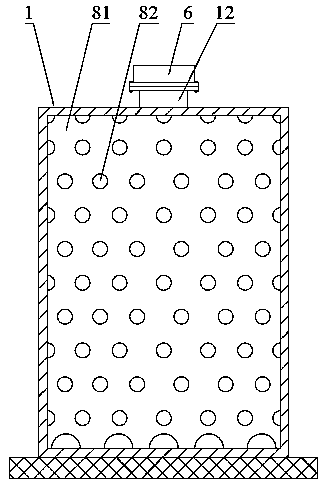 Gas well production liquid storage device with multi-stage defoaming function and use method