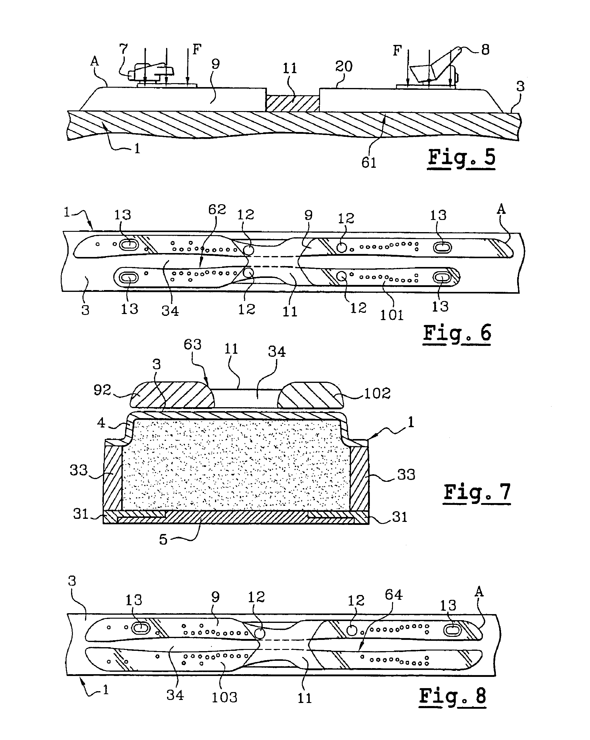 Platform for raising the bindings for a boot, and board for gliding over snow equipped with such a platform