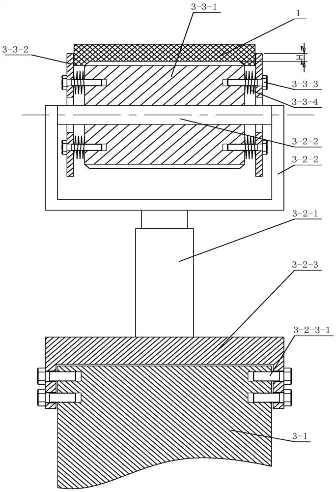 Gear transmission structure of tracked robot