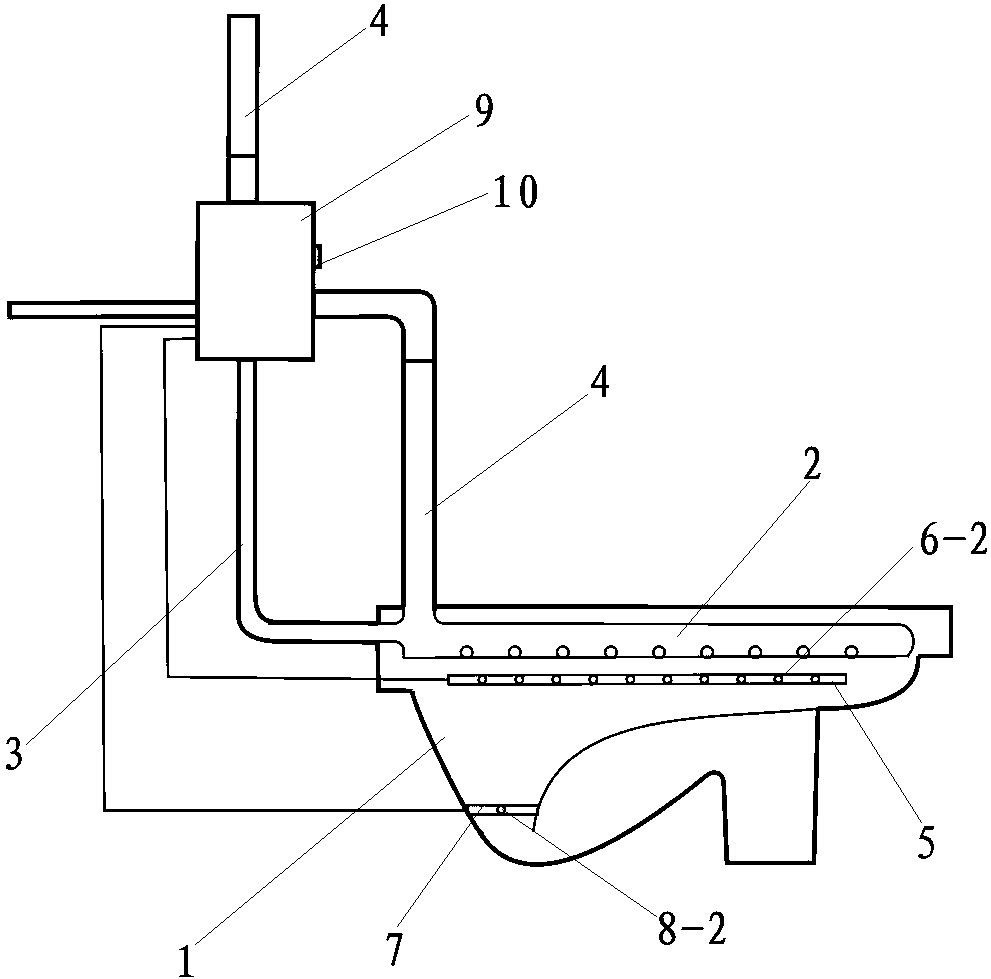 Squatting pan with excrement residue sensing cleaning apparatus