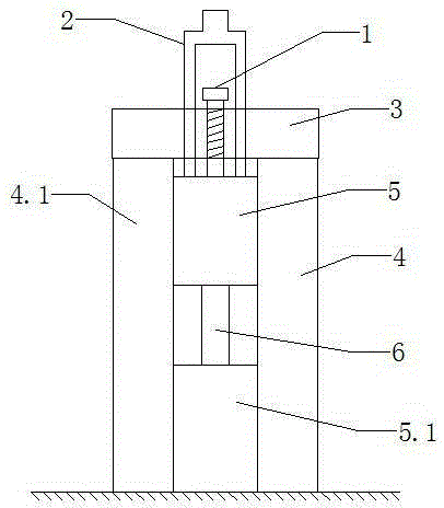 A self-centering universal closing tool for self-locking nuts