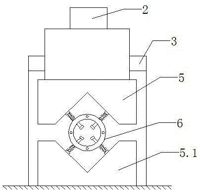 A self-centering universal closing tool for self-locking nuts